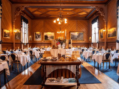 Dalen Hotel dining room